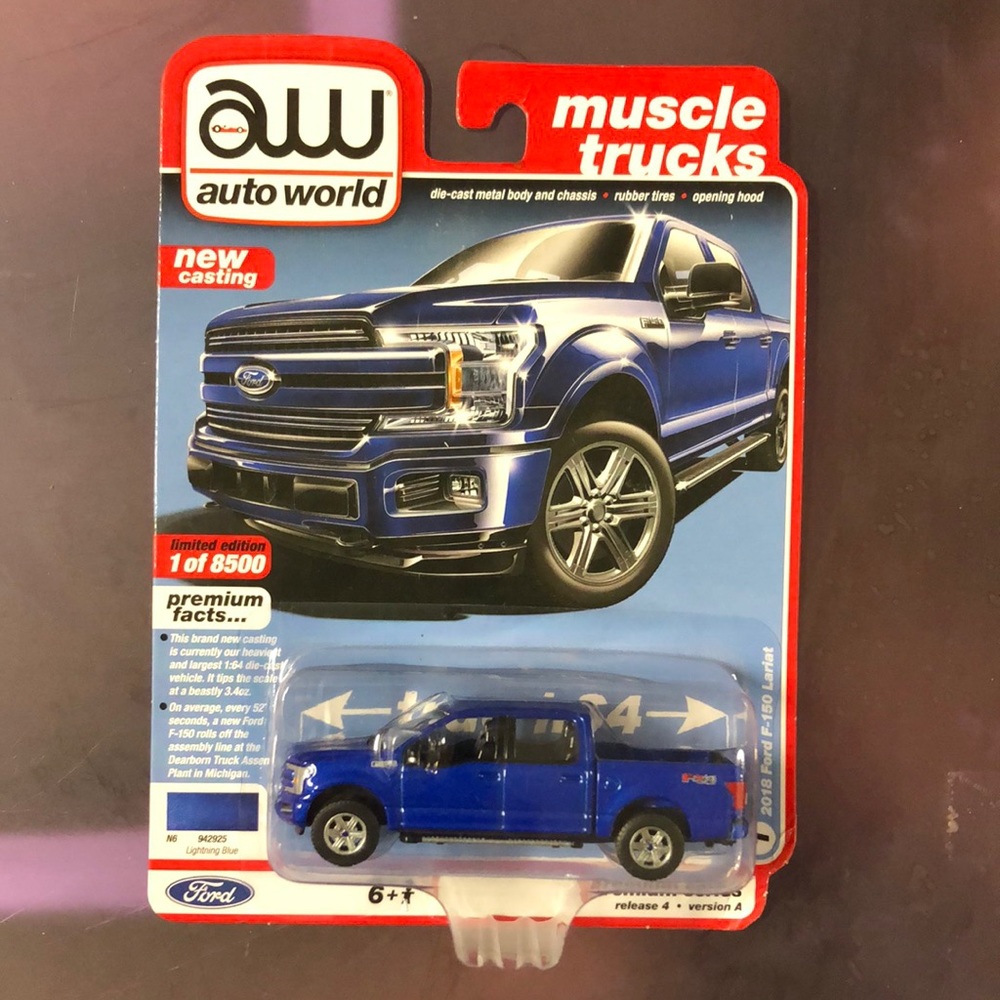 Auto world blue truck